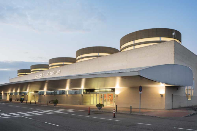 Capellán propone una tasa especial para Logroño-Agoncillo y la ampliación del horario para mejorar la competitividad del aeropuerto Capellán propone una tasa especial para Logroño-Agoncillo y la ampliación del horario para mejorar la competitividad del aeropuerto