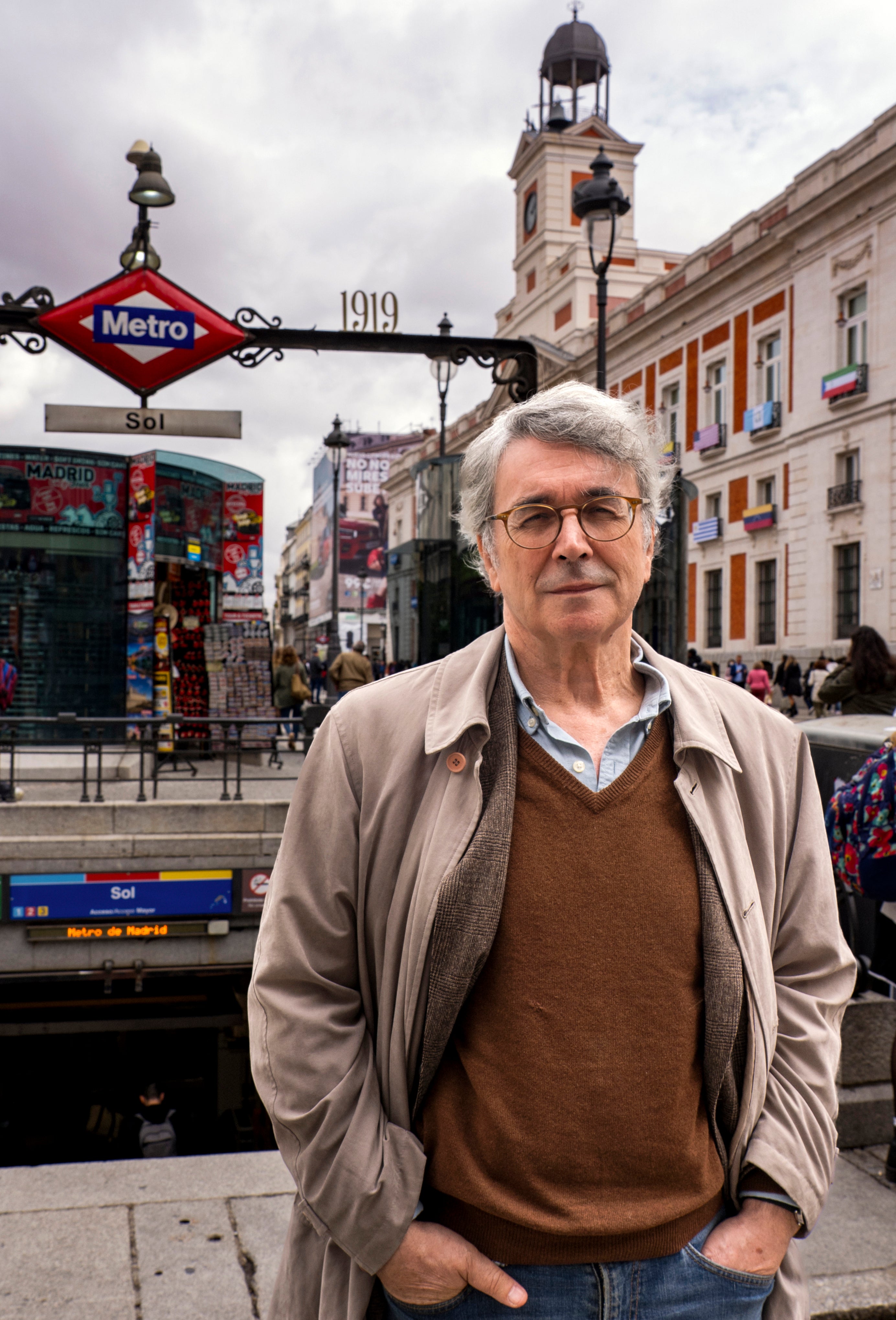 Andrés Trapiello: "No puede ser que haya alguien que esté expediendo certificados políticos, de penales y de fachosfera". Andrés Trapiello: "No puede ser que haya alguien que esté expediendo certificados políticos, de penales y de fachosfera".