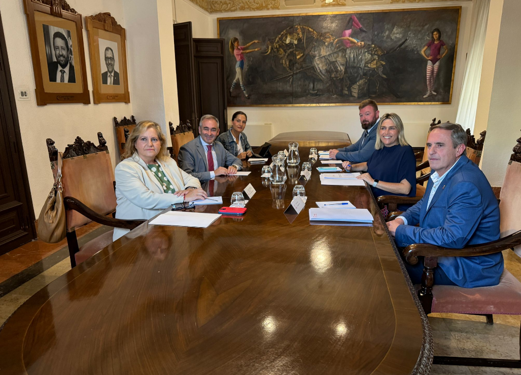 Cerca de 8.000 agricultores y ganaderos de secano de Castellón tramitan 4'4 millones de ayudas directas Cerca de 8.000 agricultores y ganaderos de secano de Castellón tramitan 4'4 millones de ayudas directas