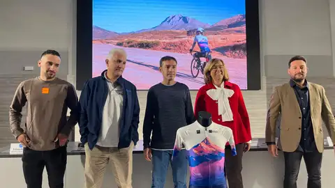 El maillot de la “Montaña Palentina” que promueve la Diputación se pondrá a la venta el próximo lunes 14 de octubre .