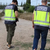 Agentes de la Policía Nacional en una de sus actuaciones Agentes de la Policía Nacional en una de sus actuaciones
