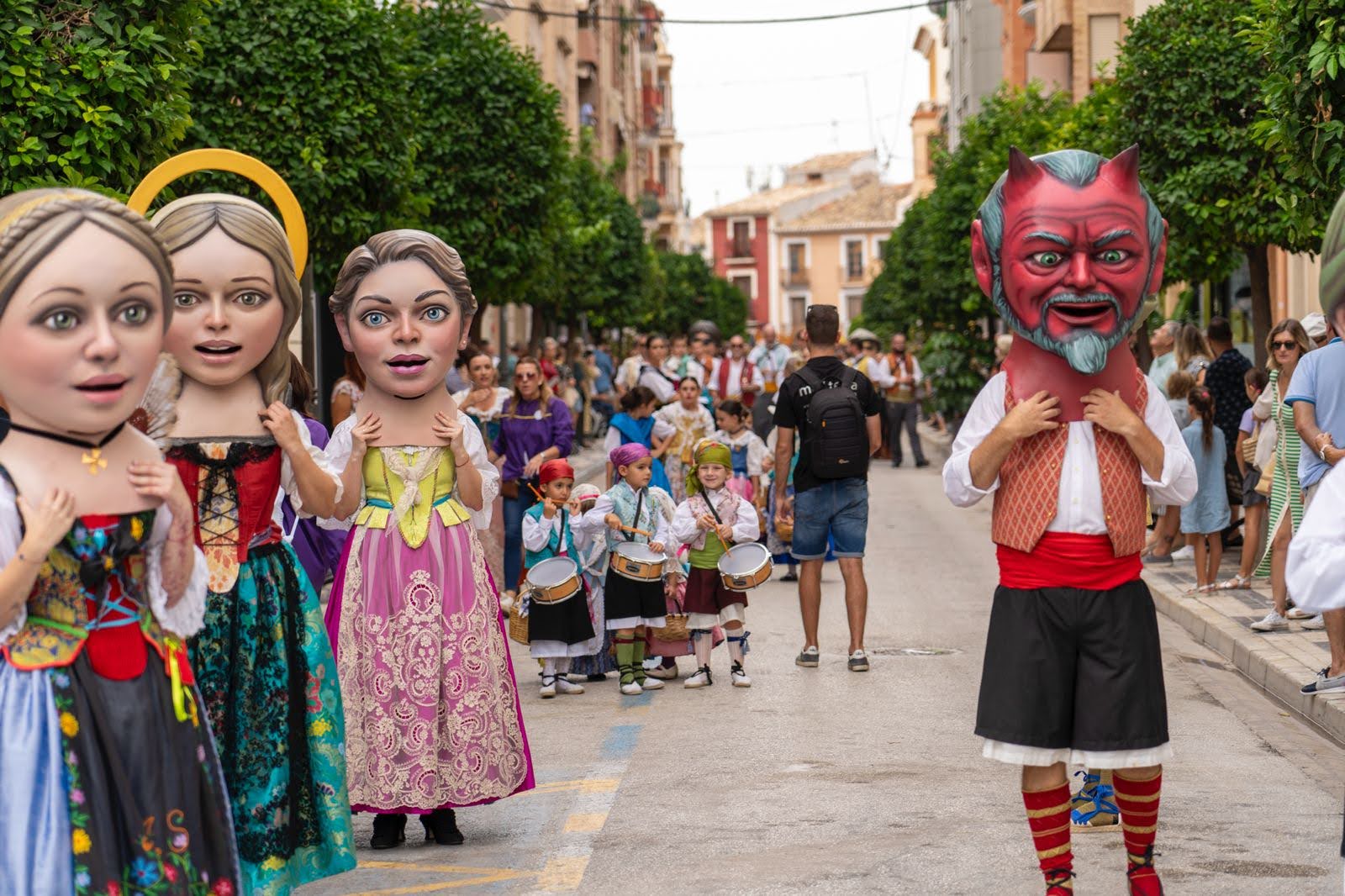 Actos y reconocimientos en toda la Marina Baixa por el Nou d'Octubre Actos y reconocimientos en toda la Marina Baixa por el Nou d'Octubre