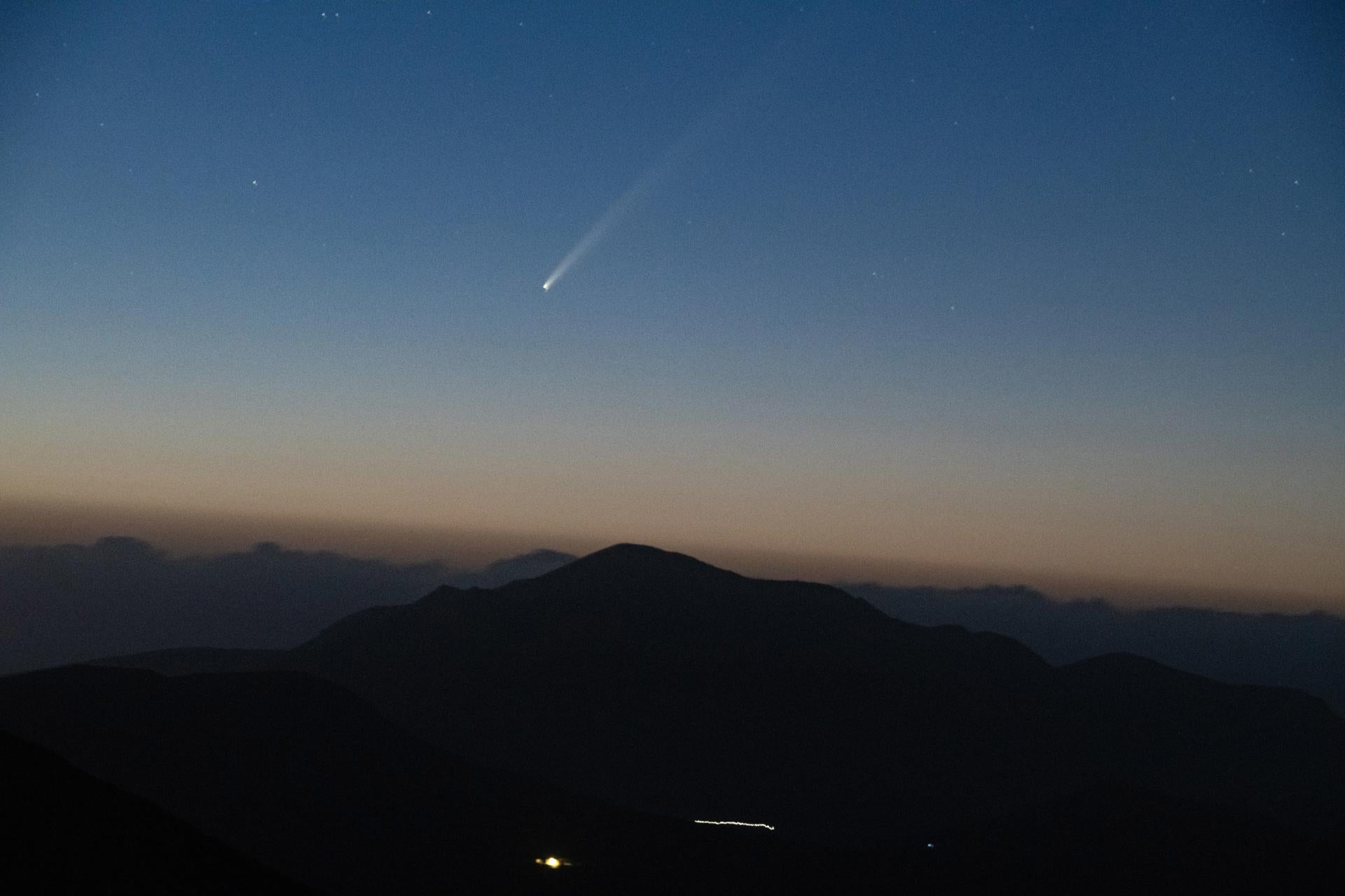 El 'cometa del siglo' ya ha llegado a España: cuándo y cómo se puede ver en el cielo El 'cometa del siglo' ya ha llegado a España: cuándo y cómo se puede ver en el cielo