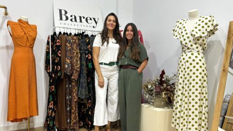 Sandra con Mar&iacute;a Reyes