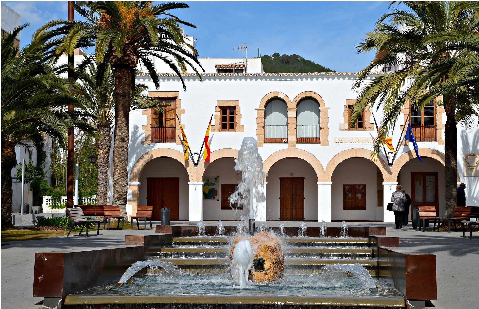 Baleares confirma un brote de hepatitis A con 16 afectados en la localidad ibicenca de Santa Eulària Baleares confirma un brote de hepatitis A con 16 afectados en la localidad ibicenca de Santa Eulària