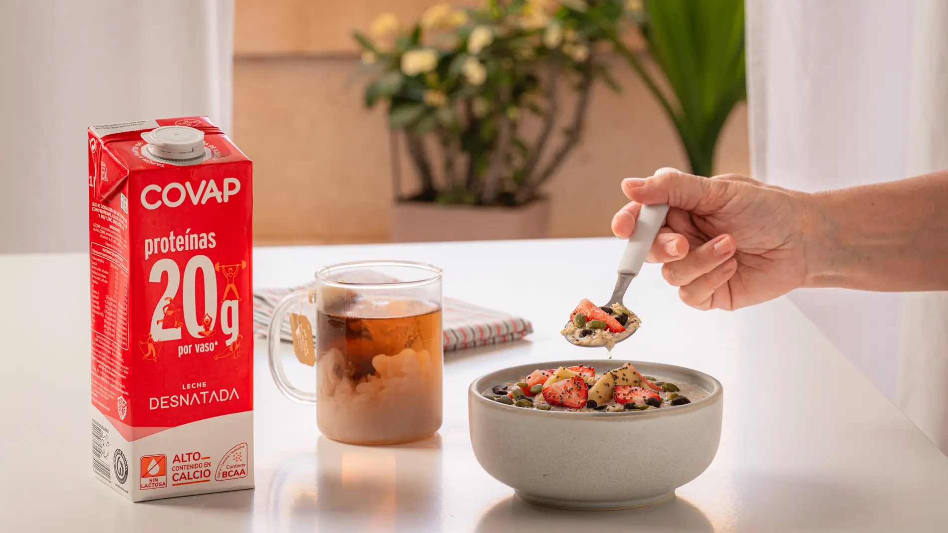 Lácteos COVAP presenta su nueva Leche con Proteínas en una acción sostenible de street marketing en las Setas de Sevilla Lácteos COVAP presenta su nueva Leche con Proteínas en una acción sostenible de street marketing en las Setas de Sevilla