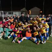 Los jugadores celebran su pase a la siguiente ronda 