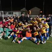 Los jugadores celebran su pase a la siguiente ronda Los jugadores celebran su pase a la siguiente ronda