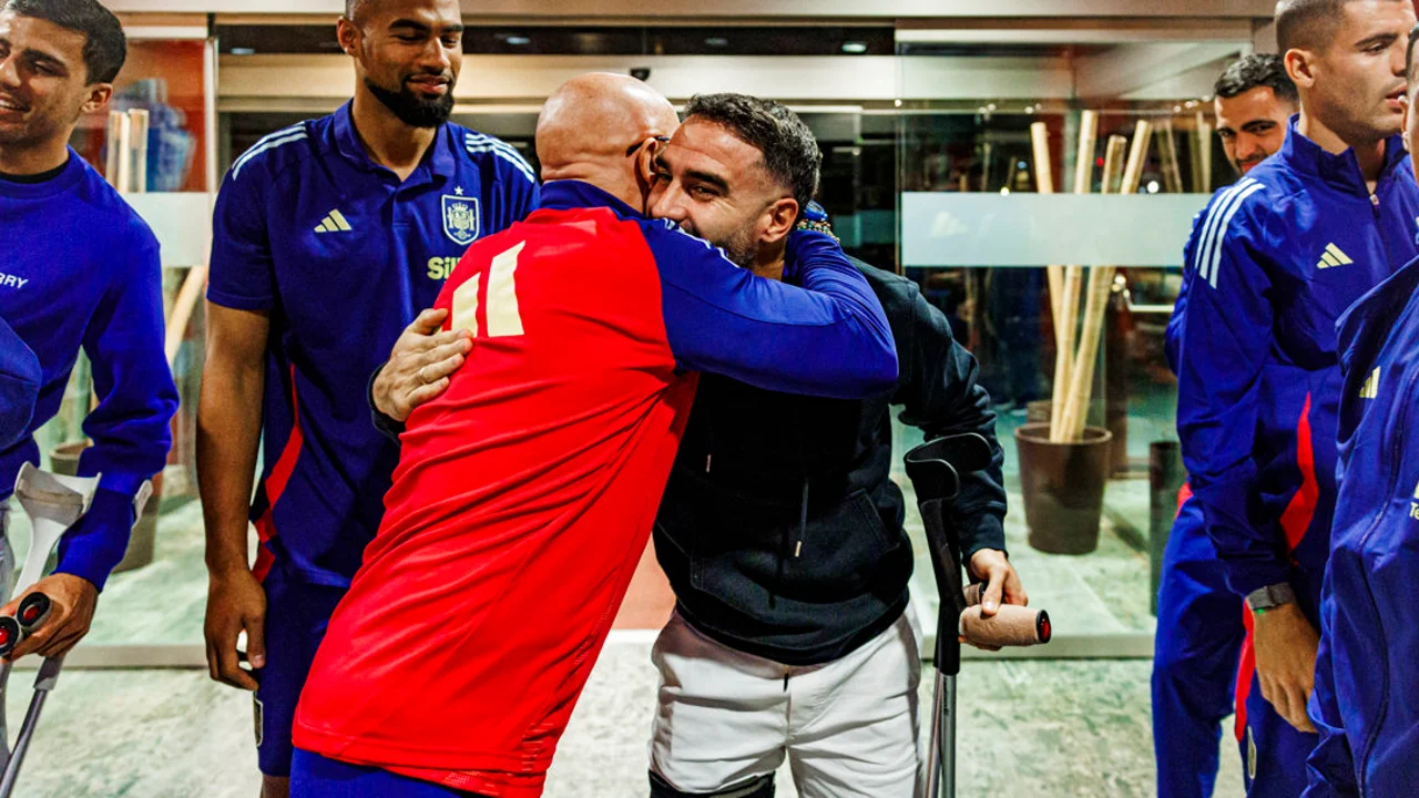 Carvajal visita a la selección antes de ser operado