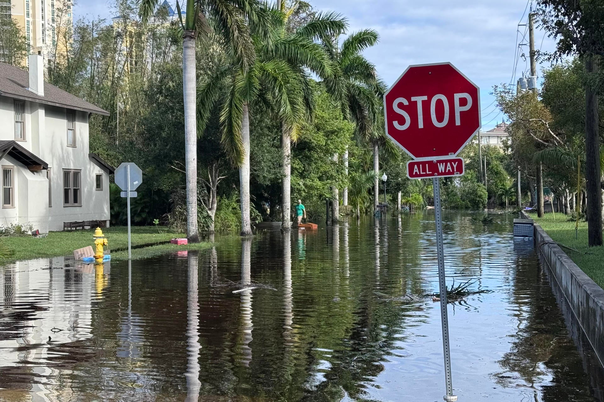 Qué es la marejada ciclónica que todavía mantiene en alerta a Florida tras el paso del huracán Milton Qué es la marejada ciclónica que todavía mantiene en alerta a Florida tras el paso del huracán Milton