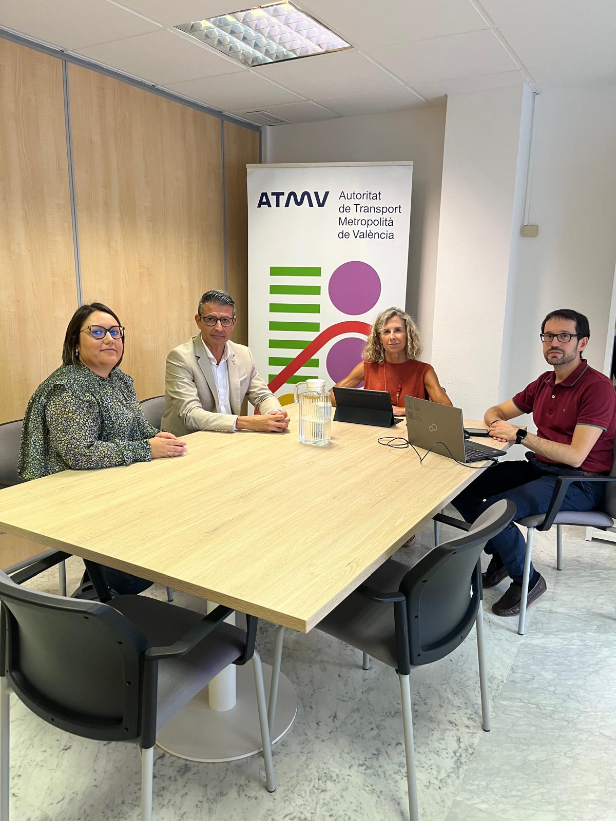 Almussafes soluciona los problemas del autobús matinal a Valencia Almussafes soluciona los problemas del autobús matinal a Valencia