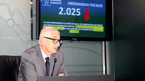 Serrano propone bajar los impuestos a través de la modificación de las ordenanzas fiscales del IBI y de la plusvalía Serrano propone bajar los impuestos a través de la modificación de las ordenanzas fiscales del IBI y de la plusvalía
