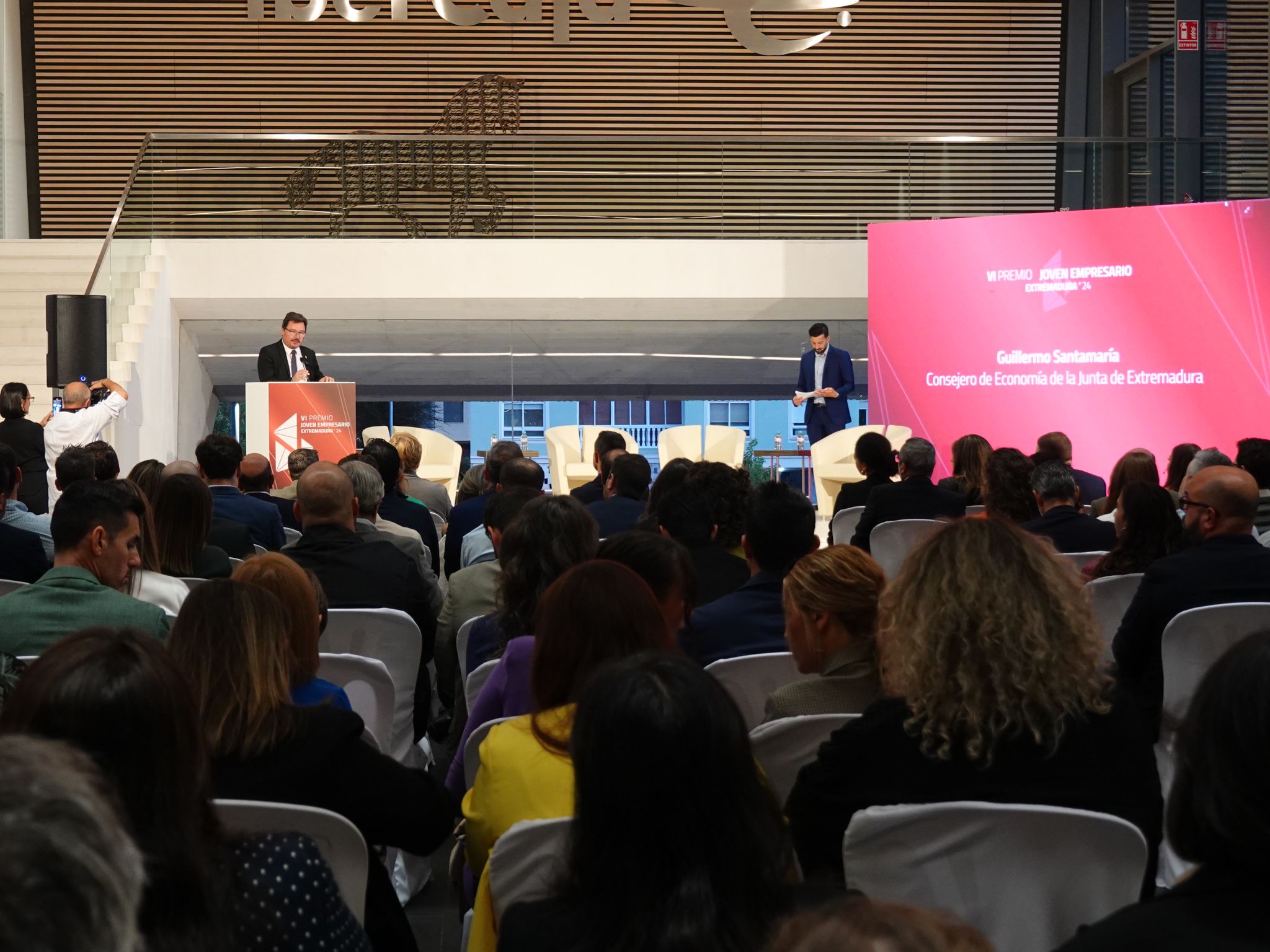 La Junta impulsa la digitalización de las pequeñas y medianas empresas con una inversión de 1,5 millones de euros La Junta impulsa la digitalización de las pequeñas y medianas empresas con una inversión de 1,5 millones de euros