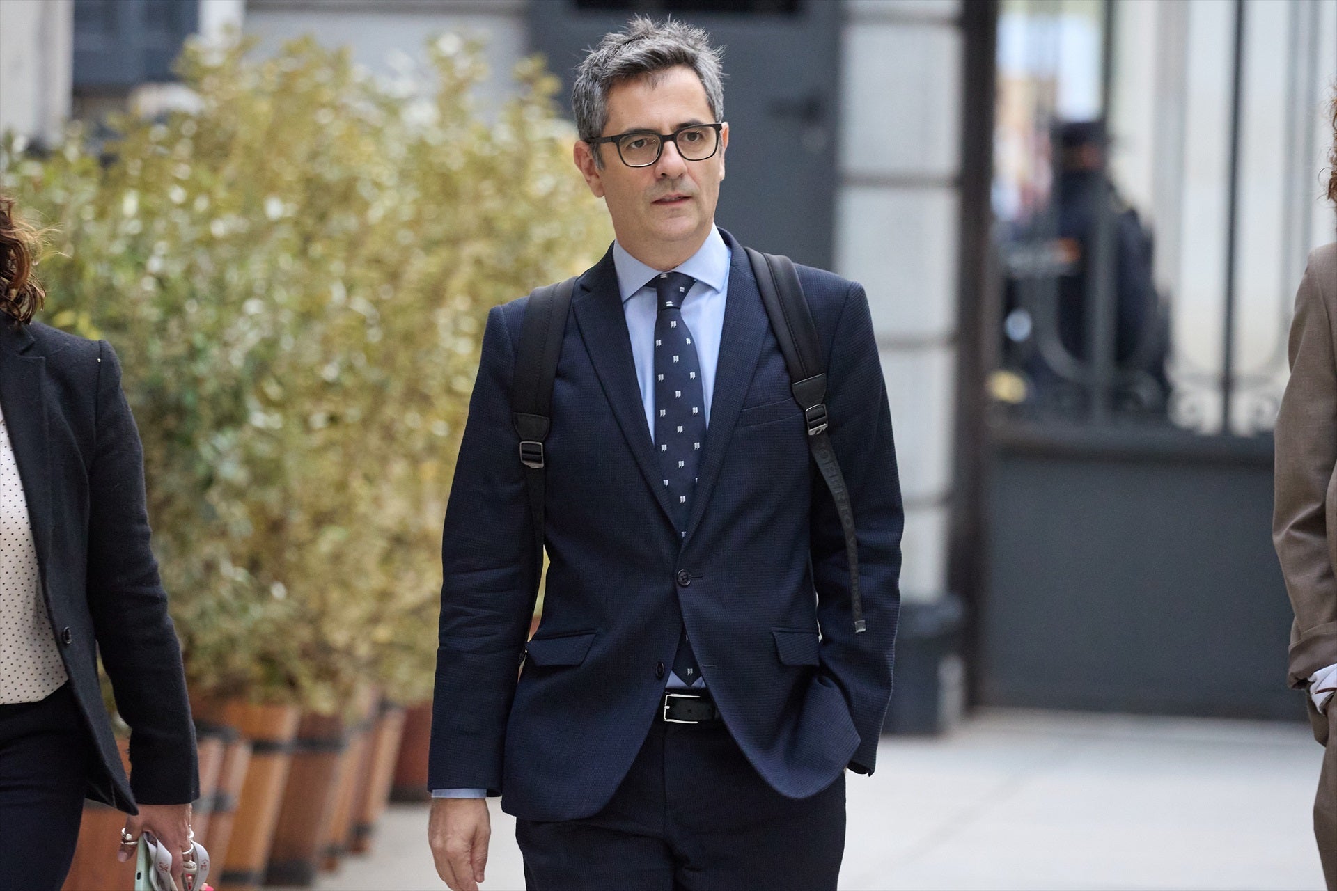 El Gobierno se pronuncia sobre el 'caso Koldo': "Fuimos contundentes al apartar a Ábalos y quien tenga que pagar, que pague" El Gobierno se pronuncia sobre el 'caso Koldo': "Fuimos contundentes al apartar a Ábalos y quien tenga que pagar, que pague"