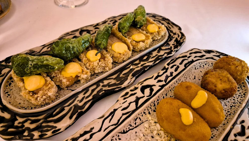 Torreznos suflé y coquetas del restaurante 'Casino' de Alcalá Torreznos suflé y coquetas del restaurante 'Casino' de Alcalá