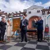 Juan A. Espinosa recibió la Distinció Cultural 'Ciutat de Benidorm' el pasado 9 d'Octubre Juan A. Espinosa recibió la Distinció Cultural 'Ciutat de Benidorm' el pasado 9 d'Octubre
