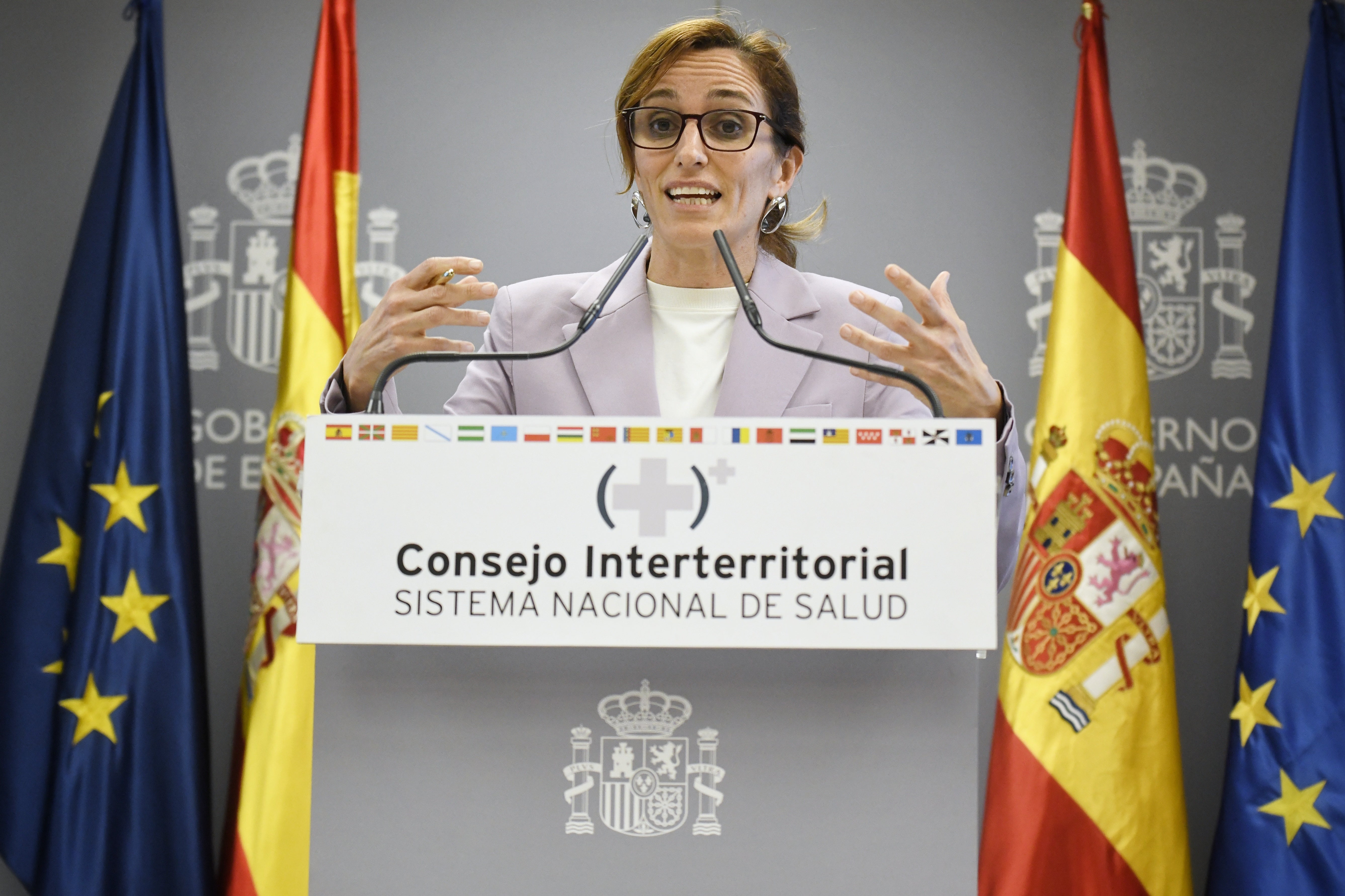 Vuelta de mascarillas en centros sanitarios: Sanidad pone la medida encima de la mesa Vuelta de mascarillas en centros sanitarios: Sanidad pone la medida encima de la mesa