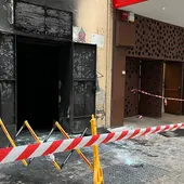 La explosión de un transformador provoca un incendio junto al Teatro Soho Caixabank en Málaga La explosión de un transformador provoca un incendio junto al Teatro Soho Caixabank en Málaga