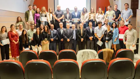 36 alumnos concluyen el primer Máster de la UEx y la Diputación de Cáceres sobre gestión de administración 36 alumnos concluyen el primer Máster de la UEx y la Diputación de Cáceres sobre gestión de administración