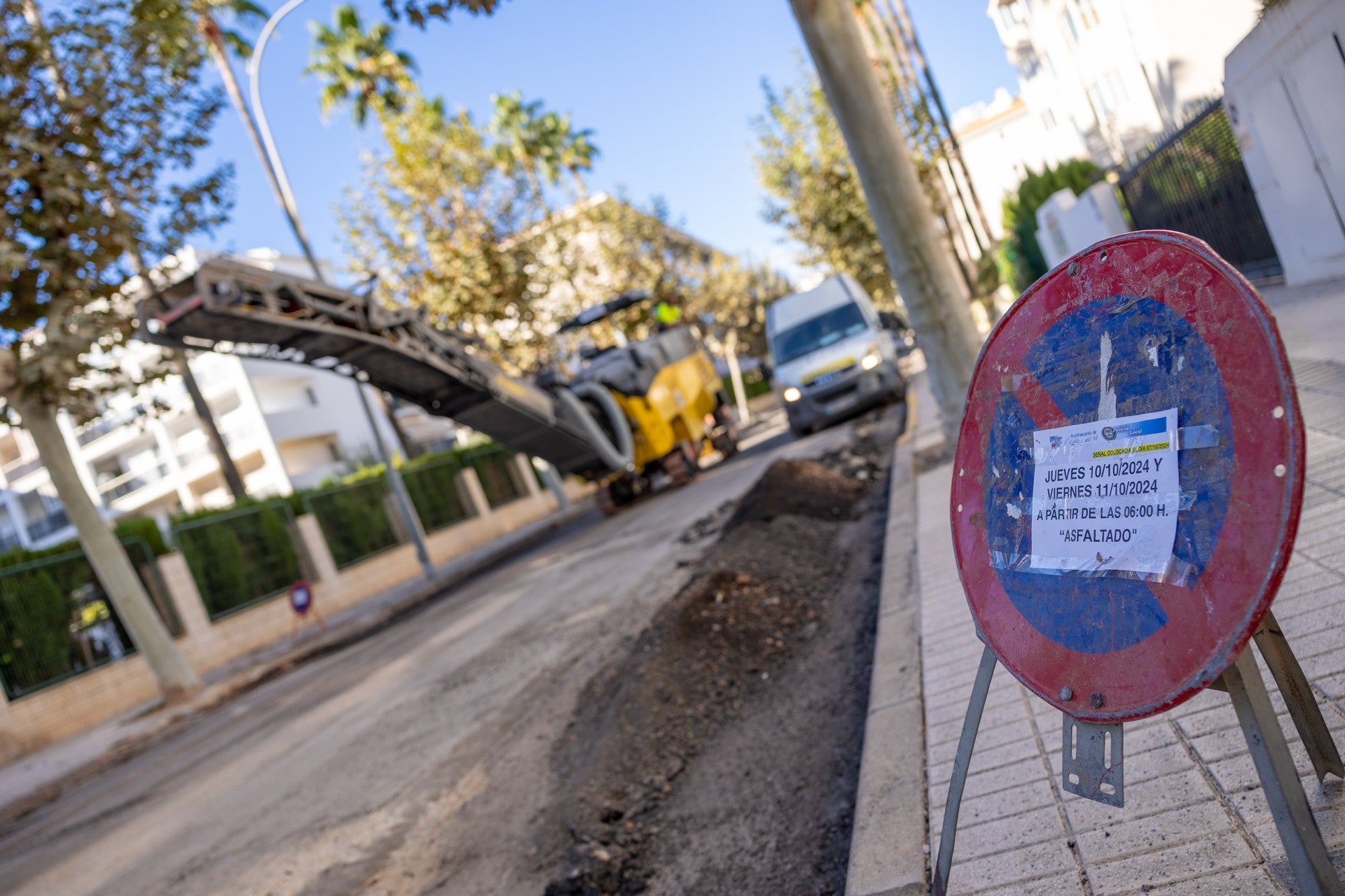 L'Alfàs reasfalta las carreteras más desgastadas en la zona de El Albir L'Alfàs reasfalta las carreteras más desgastadas en la zona de El Albir