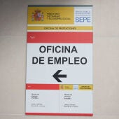 Vista de las indicaciones de una oficina de empleo del SEPE del Barrio del Pilar | Foto de archivo