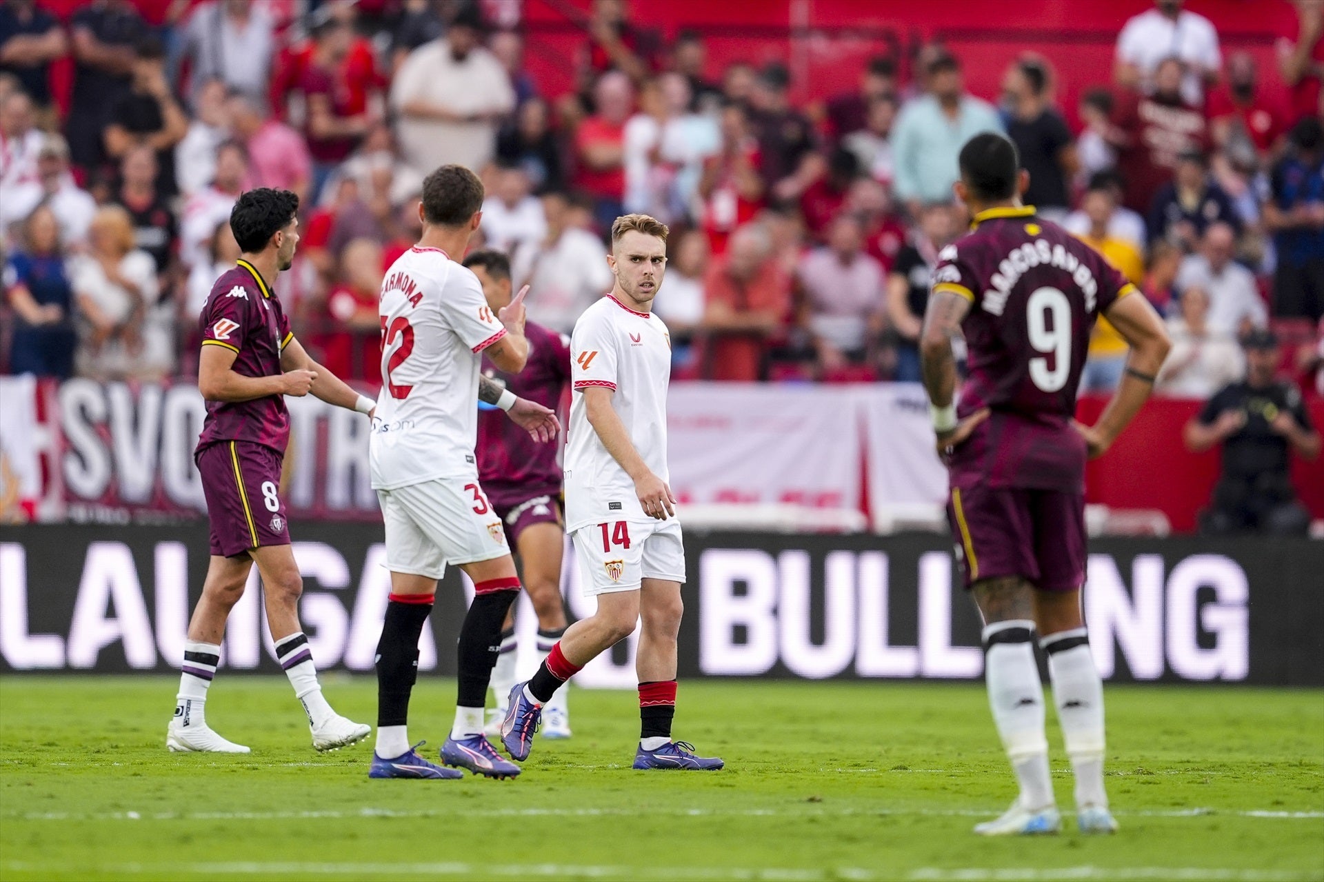 Peque: "Me siento muy bien con el Sevilla, el míster confía en mí y me tengo que exigir más" episode artwork