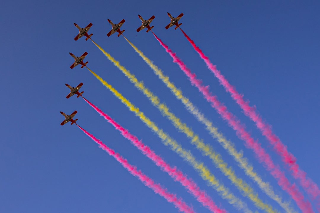 Cancelado por la lluvia el desfile aéreo del 12 de octubre, la Patrulla Águila y el salto en paracaídas Cancelado por la lluvia el desfile aéreo del 12 de octubre, la Patrulla Águila y el salto en paracaídas
