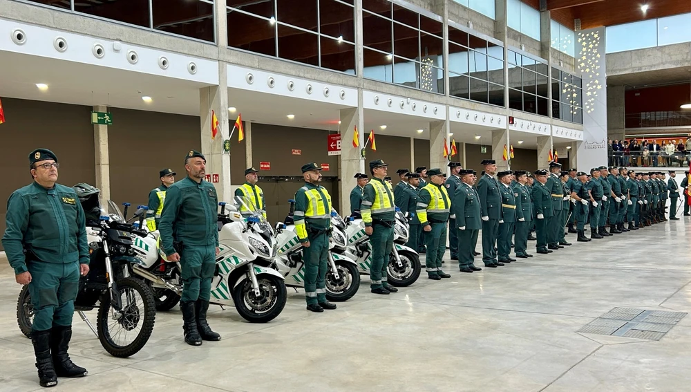 Guardias civiles durante el acto institucional Guardias civiles durante el acto institucional