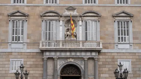 Un catedrático de Economía advierte: el cupo catalán afectará a todas las rentas y las comunidades tendrán que recortar servicios o subir impuestos Un catedrático de Economía advierte: el cupo catalán afectará a todas las rentas y las comunidades tendrán que recortar servicios o subir impuestos