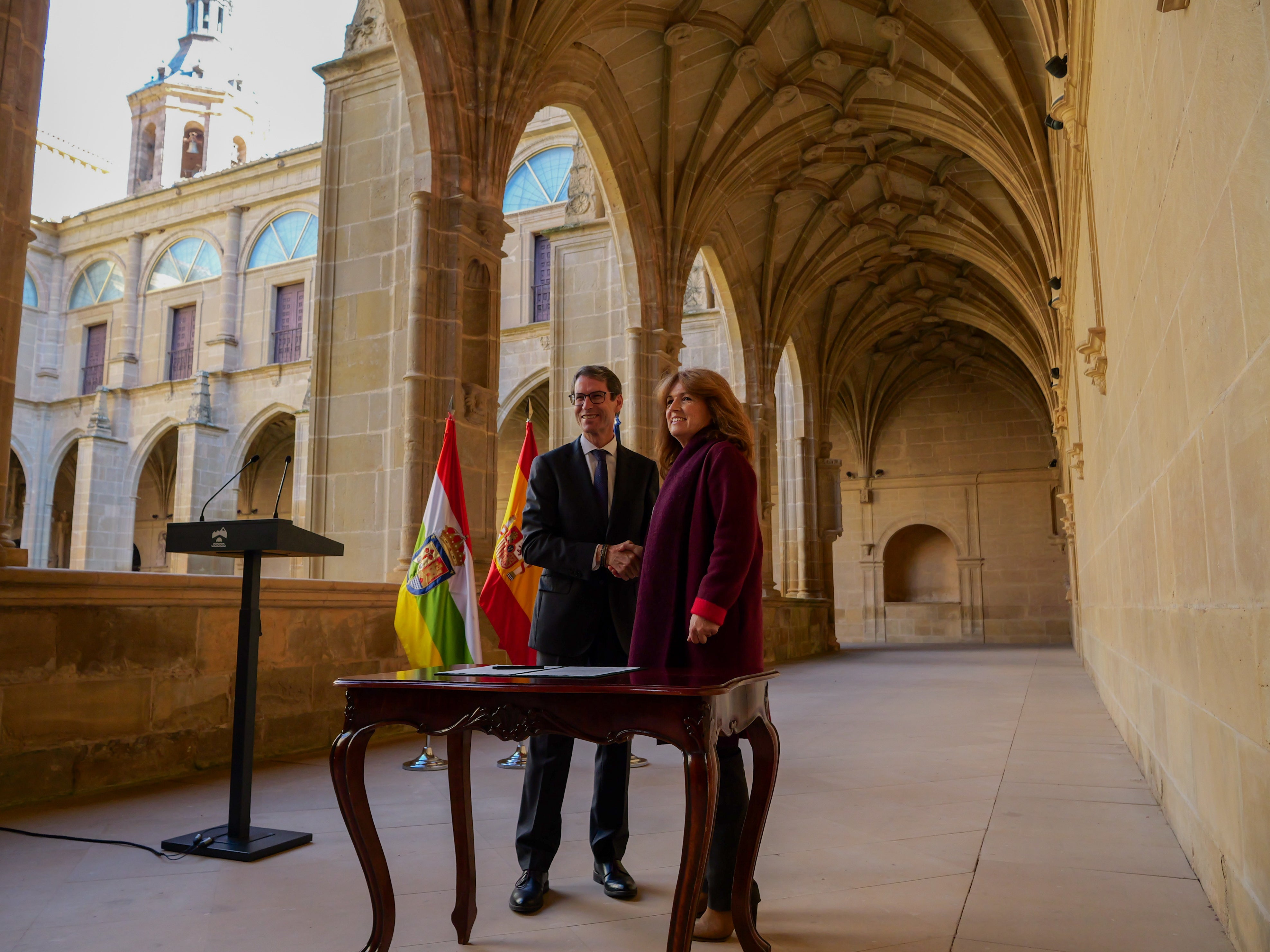 Firmados en San Millán los convenios de desarrollo turístico del 'Valle de la Lengua' Firmados en San Millán los convenios de desarrollo turístico del 'Valle de la Lengua'