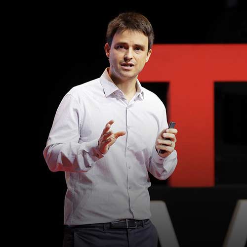 La ciencia tiene que investigar temas de enigmas y misterios: "Los científicos tenemos que mojarnos" La ciencia tiene que investigar temas de enigmas y misterios: "Los científicos tenemos que mojarnos"