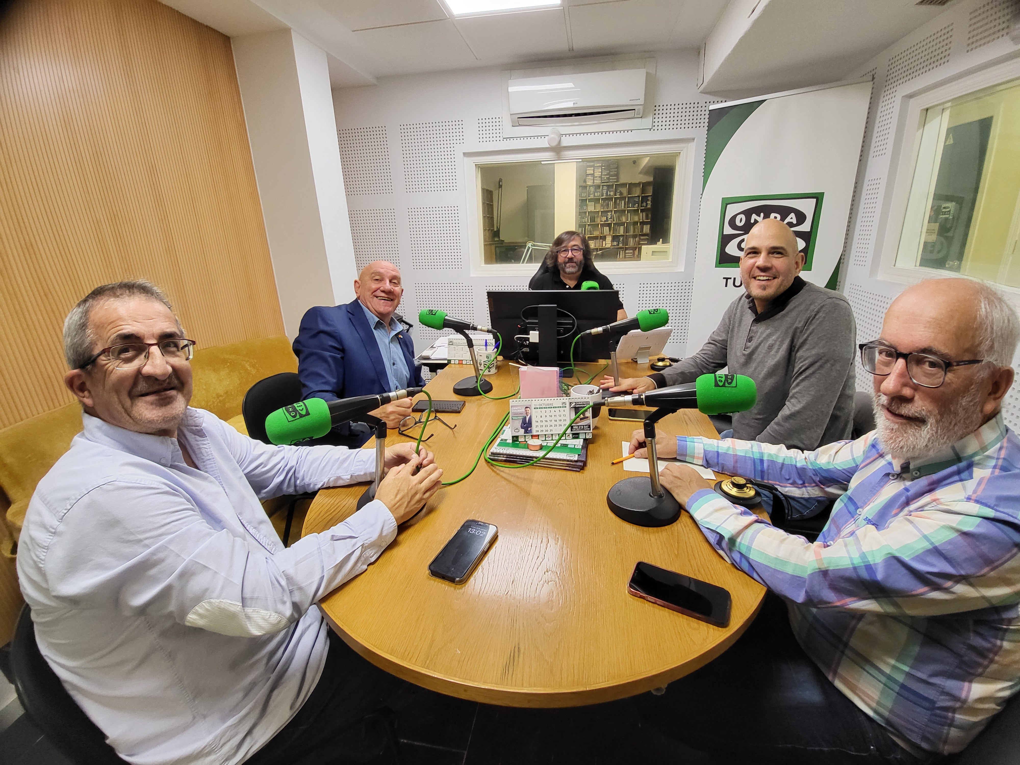 Tertulia de "Locos por Incordiar" a actualidade local e nacional Tertulia de "Locos por Incordiar" a actualidade local e nacional