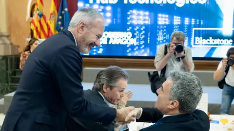 El presidente Azcón, junto al representante de Blackstone El presidente Azcón, junto al representante de Blackstone