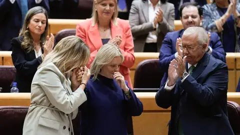 La portavoz del PP en el Senado, Alicia García Rodríguez, junto a Mari Mar Blanco y Javier Arenas El PP rechaza en el Senado la ley que podría beneficiar a etarras y la devuelve al Congreso para ser aprobada