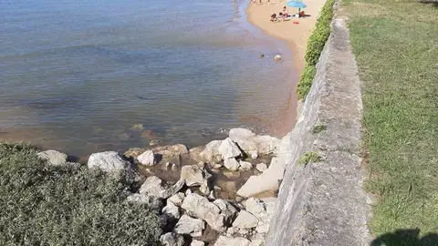 Vertido denunciado por Ecologistas en Acción en Miengo en Cantabria Vertido denunciado por Ecologistas en Acción en Miengo en Cantabria