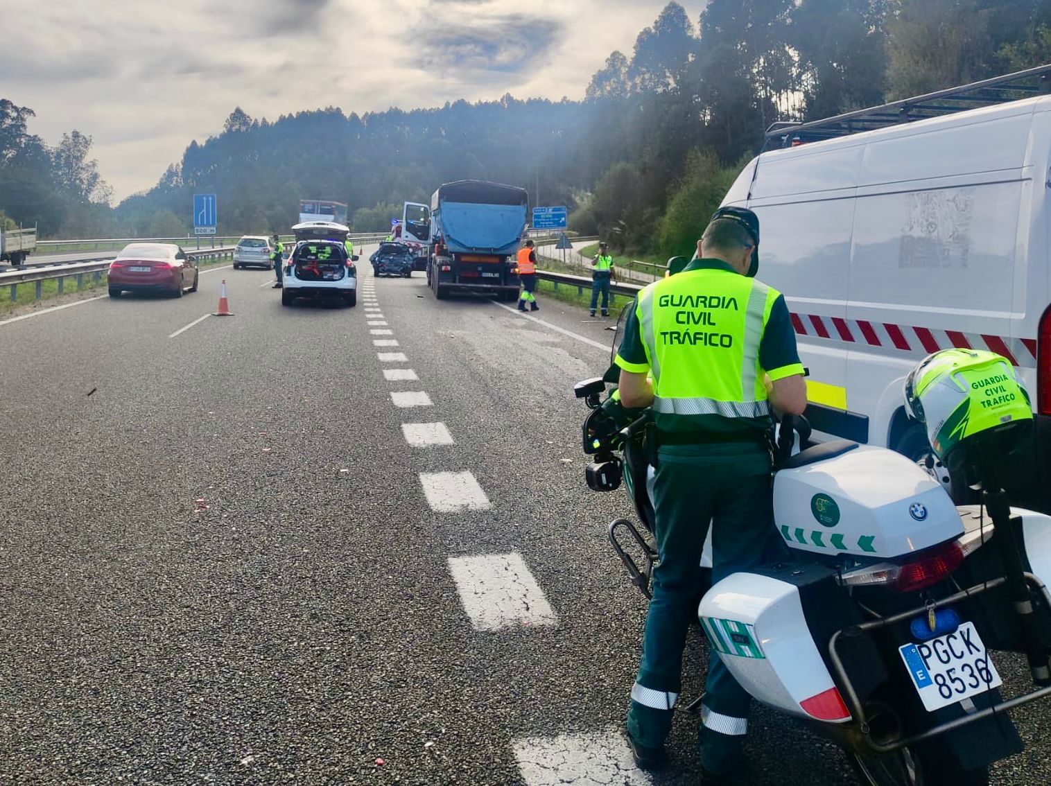 Herida grave la conductora de un turismo en la ASII Gijón-Oviedo Herida grave la conductora de un turismo en la ASII Gijón-Oviedo