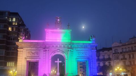 Algunos puntos de Val&egrave;ncia se iluminaron para visibilizar la enfermedad.