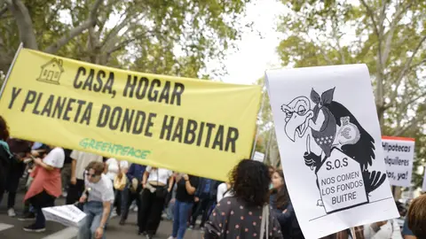Imagen de la manifestación a favor del derecho a la vivienda en Madrid Imagen de la manifestación a favor del derecho a la vivienda en Madrid