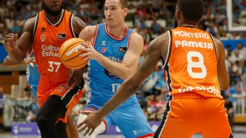 75-87. Montero y los triples del Valencia tumban al Breogán 75-87. Montero y los triples del Valencia tumban al Breogán