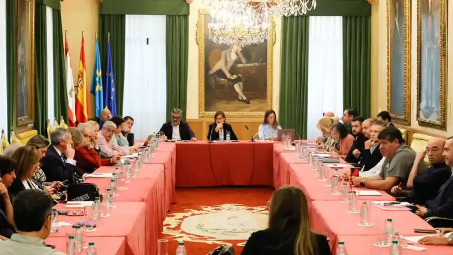 A mediodía se reúne el grupo de trabajo del Vial de Jove A mediodía se reúne el grupo de trabajo del Vial de Jove