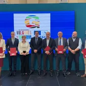 Diputación y alcaldes firmantes del acuerdo Diputación y alcaldes firmantes del acuerdo