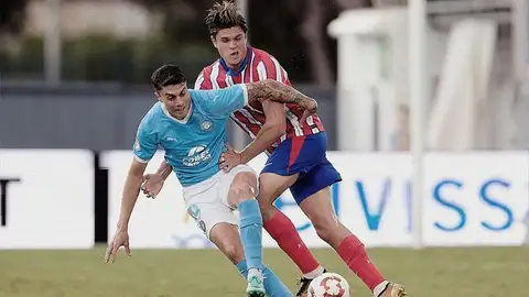 La UD Ibiza salva un punto en el tiempo de descuento ante el Atlético de Madrid B La UD Ibiza salva un punto en el tiempo de descuento ante el Atlético de Madrid B