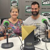 Miguel Llorca y Concha Vaello, tercera y cuarta generación de gerentes de la tienda de moda y textiles de hogar Carmina de la Vila Joiosa.