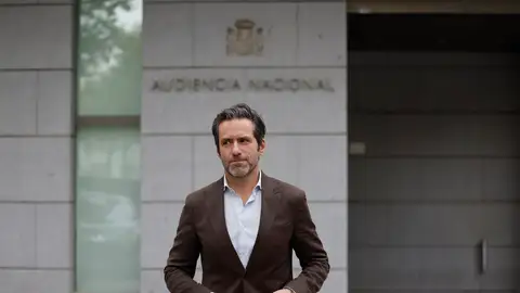 El portavoz del PP, Borja Sémper tras presentar este lunes en la Audiencia Nacional una querella contra el PSOE por el caso Koldo. El portavoz del PP, Borja Sémper tras presentar este lunes en la Audiencia Nacional una querella contra el PSOE por el caso Koldo. EFE/Javier Lizón