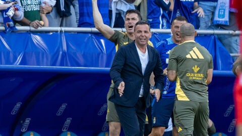 13-10-2024 Calleja y el banquillo celebran un gol ante el Almer&iacute;a