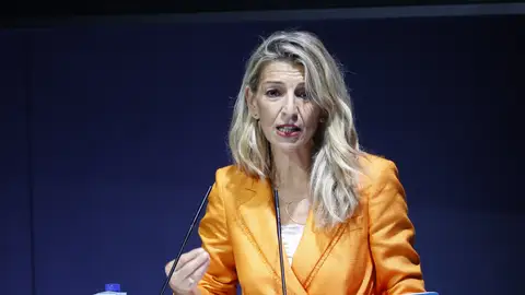 Sumar da la espalda al bono de alquiler de Sánchez: "No hay que dar dinero a los rentistas" Sumar da la espalda al bono de alquiler de Sánchez: "No hay que dar dinero a los rentistas"