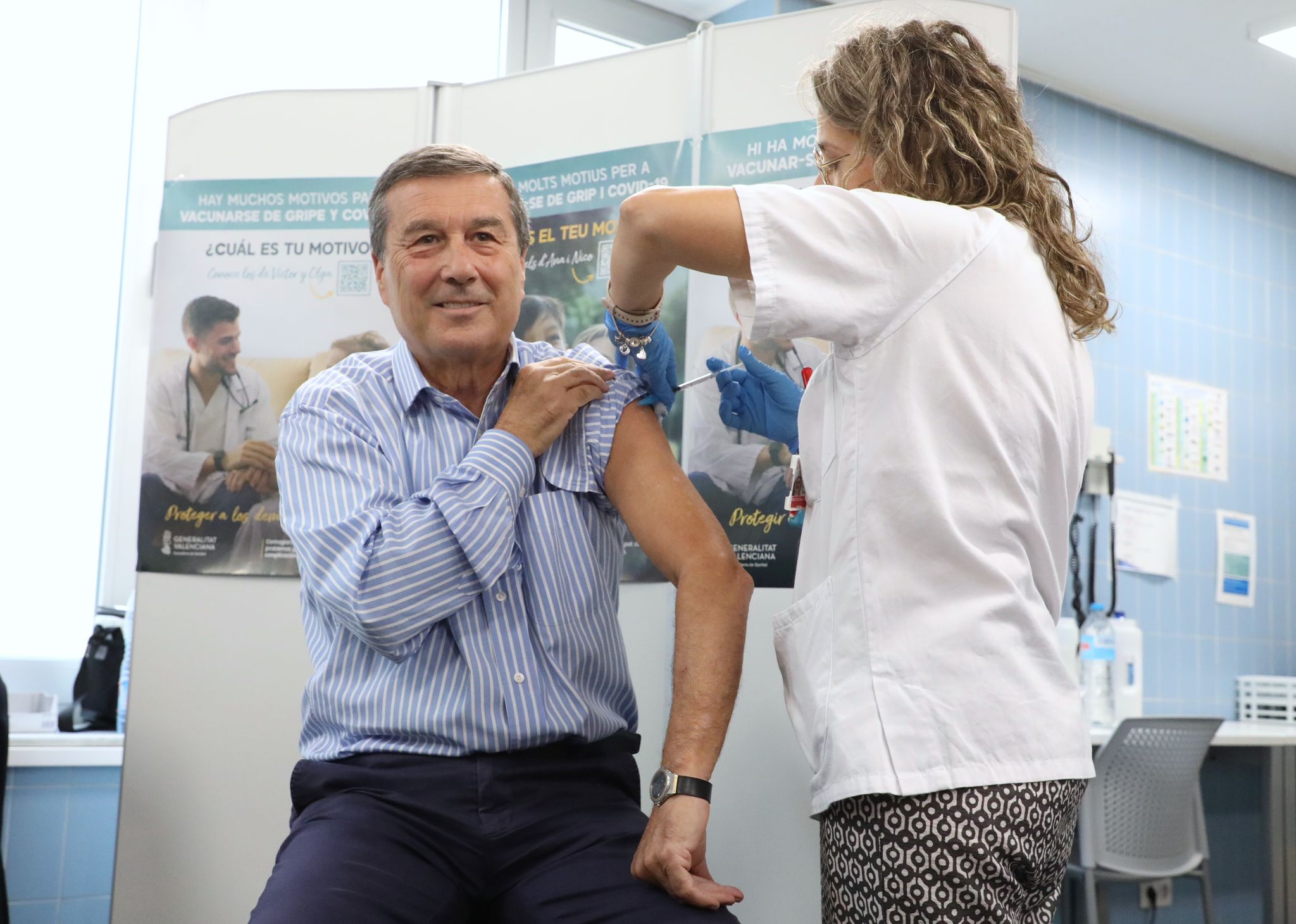 Sanidad habilitará puntos móviles para favorecer la vacunación de gripe y covid en la Comunitat Valenciana Sanidad habilitará puntos móviles para favorecer la vacunación de gripe y covid en la Comunitat Valenciana