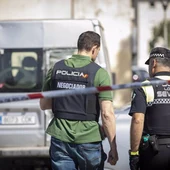 Efectivos de la Policía Nacional en una operación en las Tres Mil Viviendas. Imagen de archivo Efectivos de la Policía Nacional en una operación en las Tres Mil Viviendas. Imagen de archivo