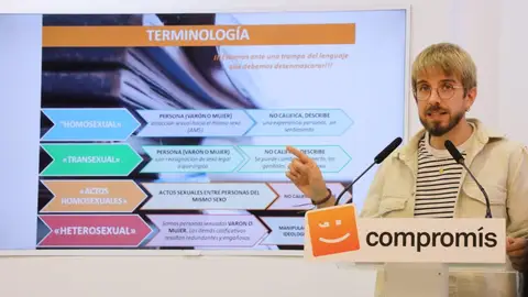 El diputado de Compromís Francesc Roig comparece en rueda de prensa. El diputado de Compromís Francesc Roig comparece en rueda de prensa.