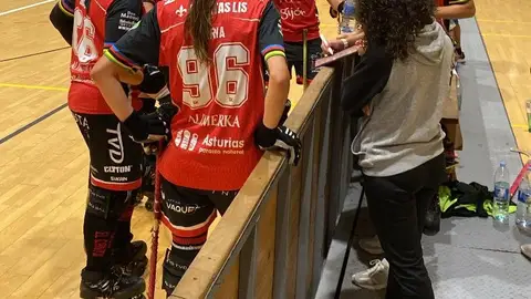 Las jugadoras del Telecable en un tiempo muerto en un amistoso de pretemporada Las jugadoras del Telecable en un tiempo muerto en un amistoso de pretemporada